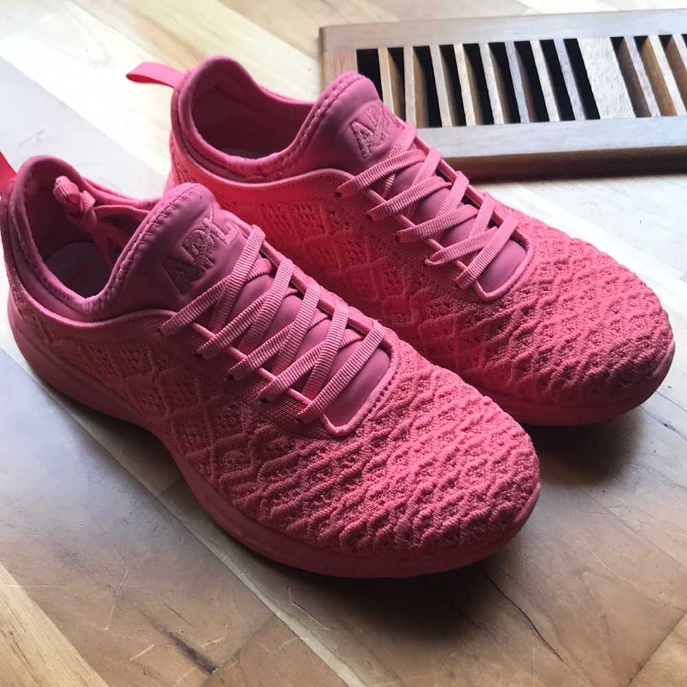 Women’s lulu lemon APL sneakers